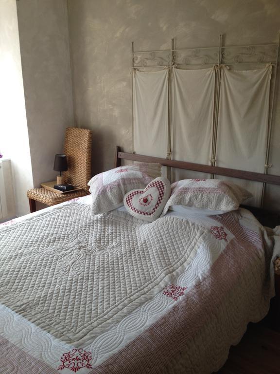 Gite La Parenthese Saint-Hostien Buitenkant foto