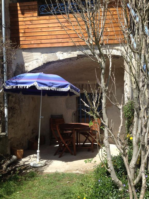 Gite La Parenthese Saint-Hostien Buitenkant foto