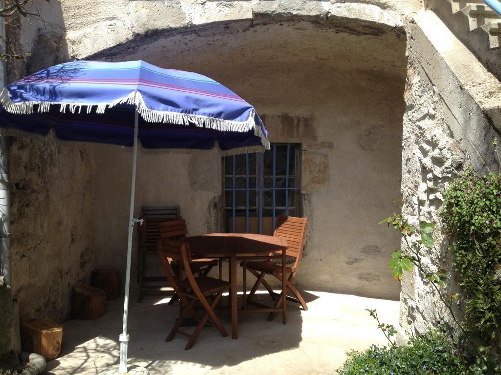 Gite La Parenthese Saint-Hostien Buitenkant foto